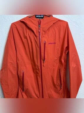 Patagonia Women’s Hooded Rain Shell Jacket Orange Size M Lightweight Hiking